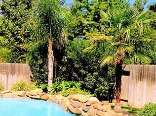 6 Etonshire Ct, Spring, TX 77381