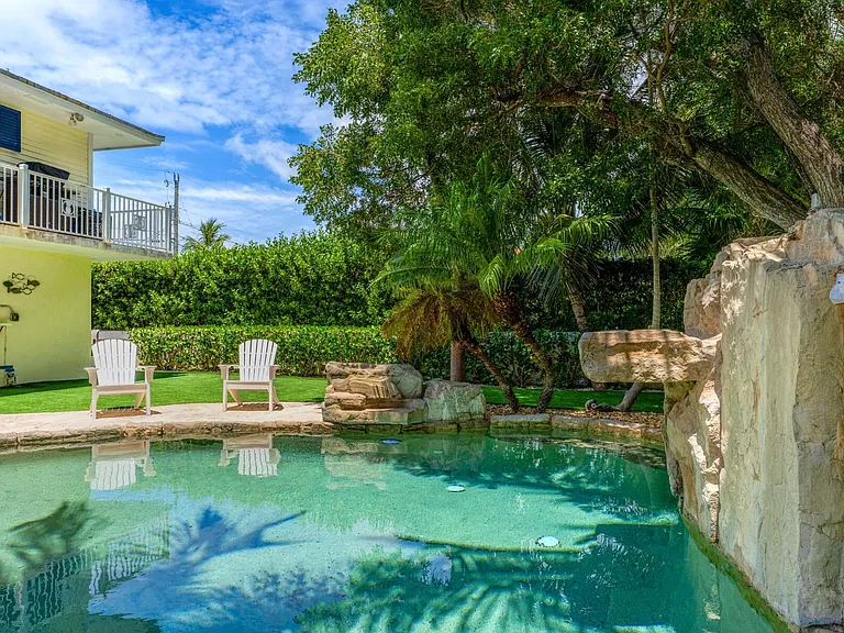 235 W Seaview Cir — Photo 53