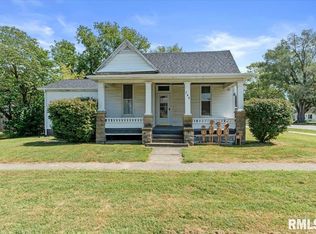 208 7th St, Illiopolis, IL 62539