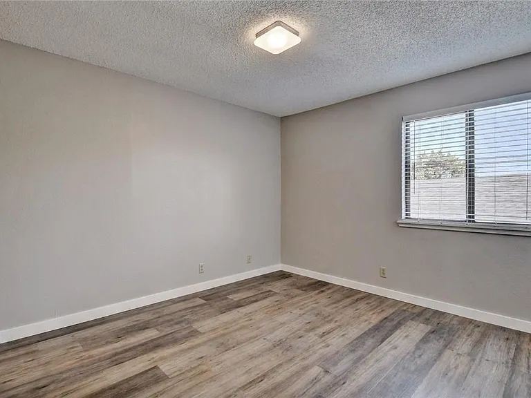 20800 Bonanza St #C — Photo 14