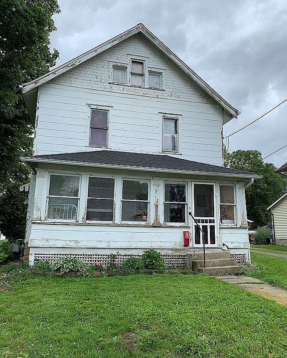 1st image of 235 E 11th St