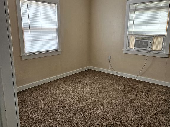 5th image of 118 W Russell Ave #A