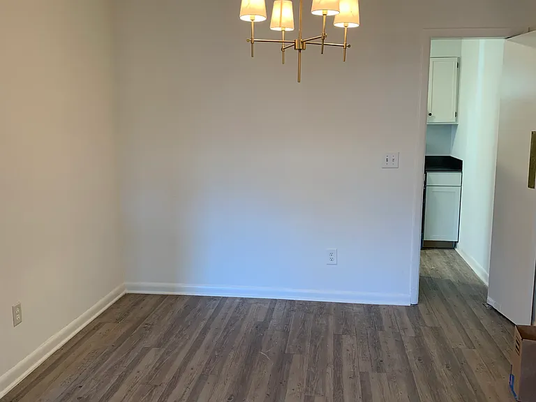 211 Heritage Cir — Photo 5