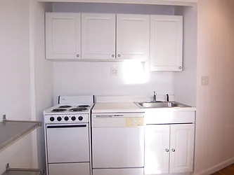 Rented by ER (DO NOT USE)