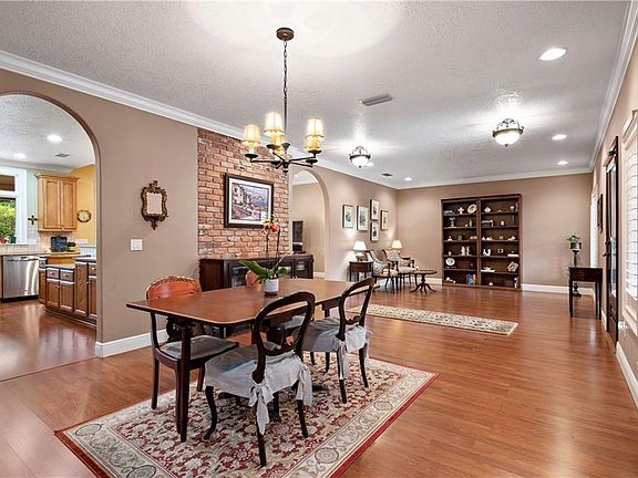4th image of 1813 Antigua Dr