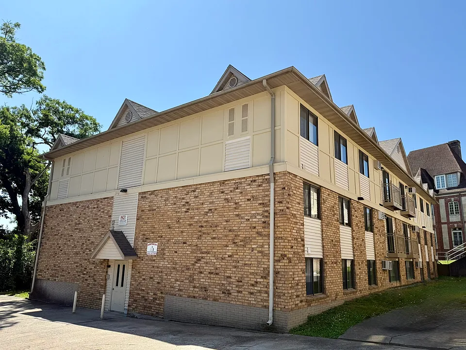 318 Ridgeland Ave #11