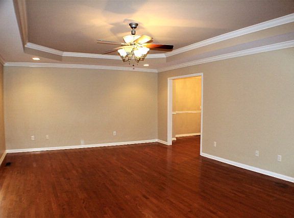5th image of 3248 Middleford Dr