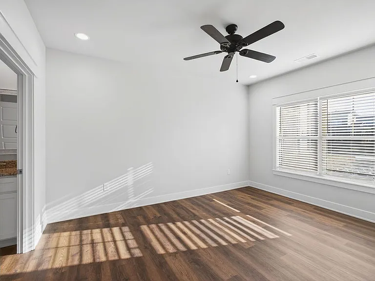 2805 Raintree Dr — Photo 8