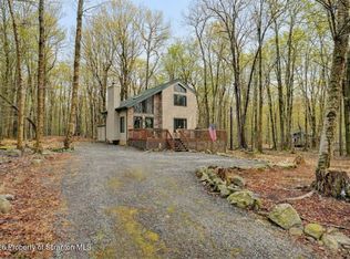 11 Fawn Ct, Gouldsboro, PA 18424