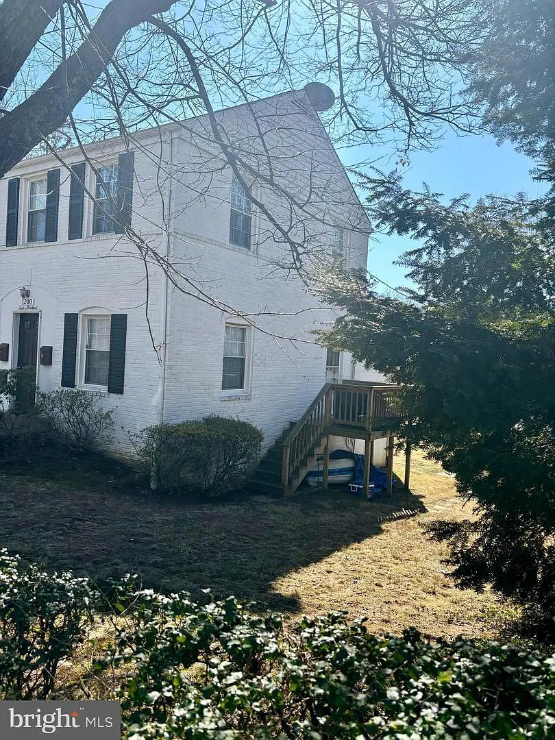 2 bed, 812 sqft, $2,150 — Photo 1