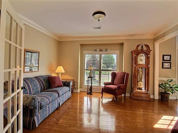 4th image of 2345 Linkenholt Dr