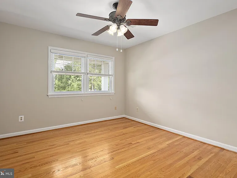 2542 N Wakefield St — Photo 38