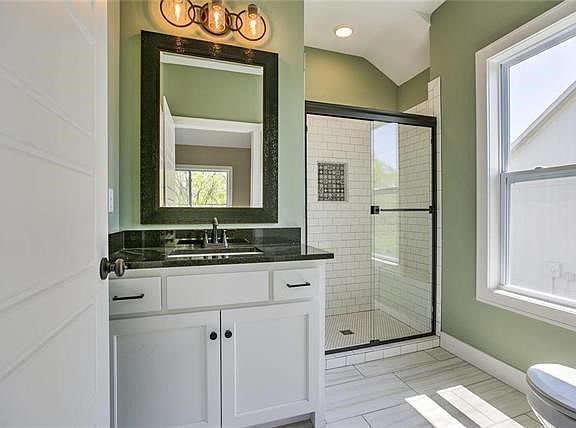 3rd image of 1814 Red Orchard Dr