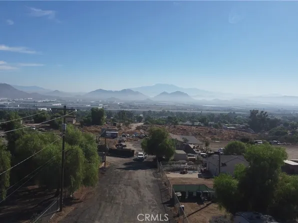 22260 Kinney St, Perris, CA 92570