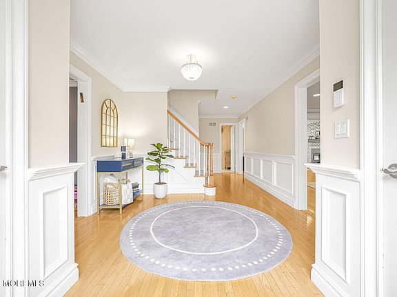 5th image of 15 Huntley Road