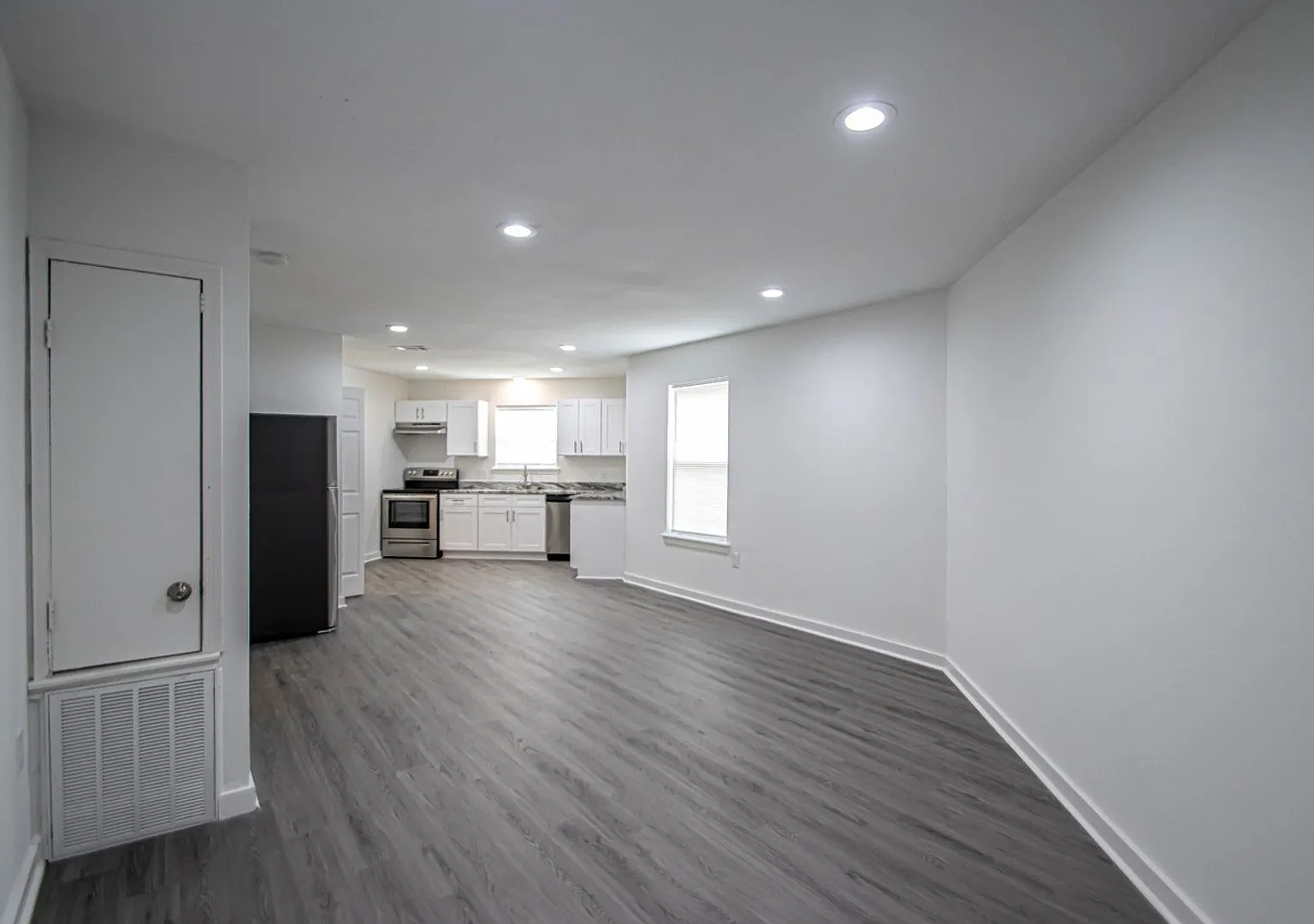 21 Towne Park Court — Photo 2