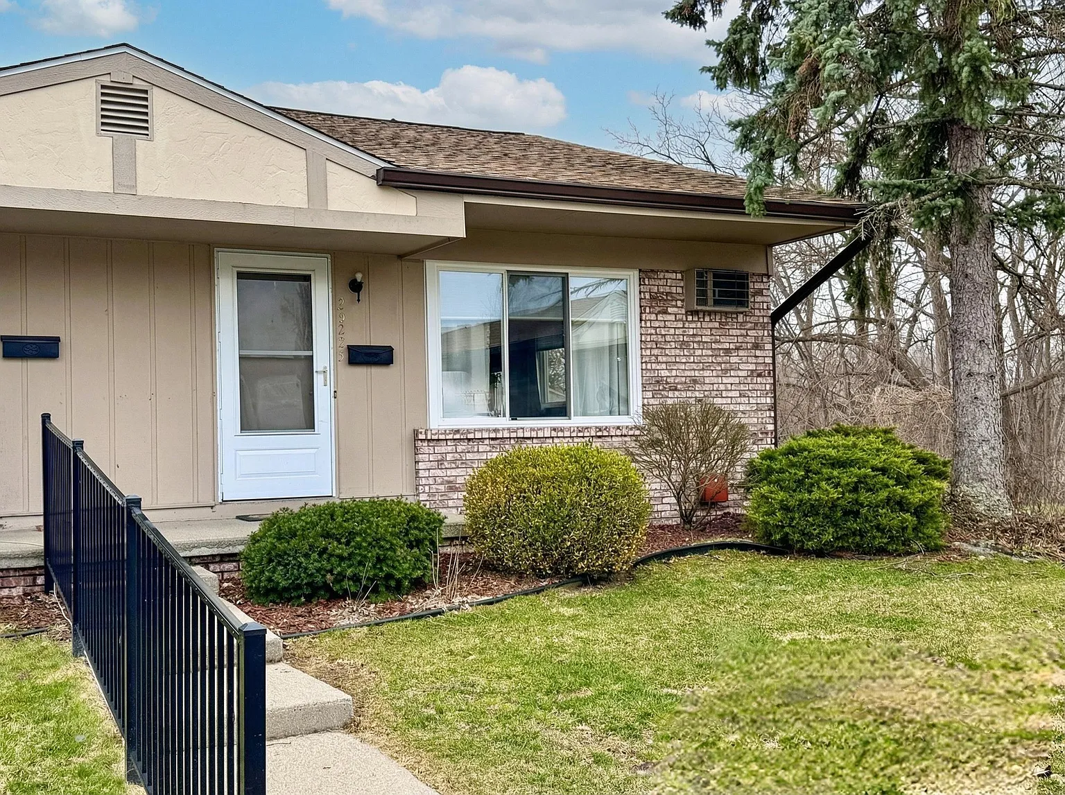 25225 Potomac Dr #8 photo 1