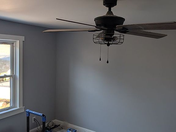 3rd image of 433 Derr Hill Rd