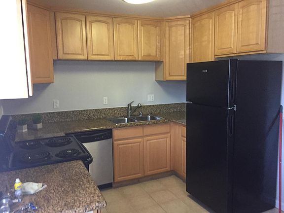 3rd image of 5014 Auburn Dr APT 6