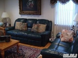 322 Latham Rd, Mineola, NY 11501