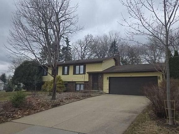 2nd image of 488 Crestview Dr S