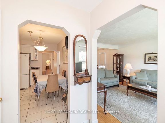 4th image of 24 Katherine Rd