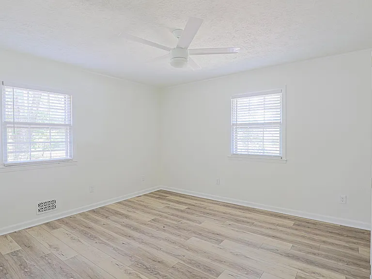 1150 Bell Rd — Photo 17