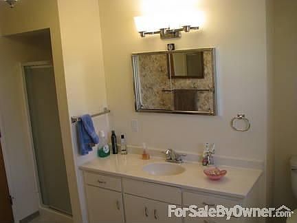 main bathroom separate shower and tub