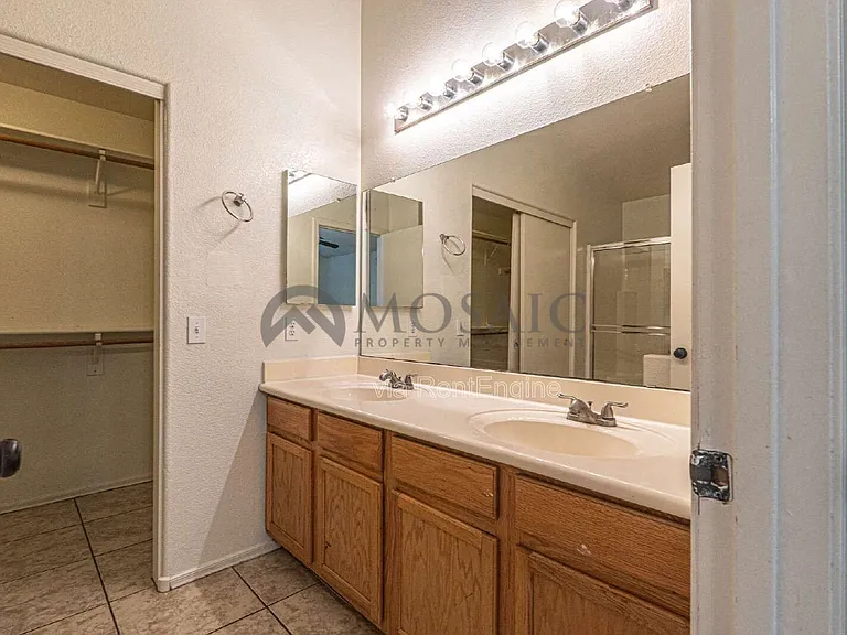 8646 E Nido Ave — Photo 16