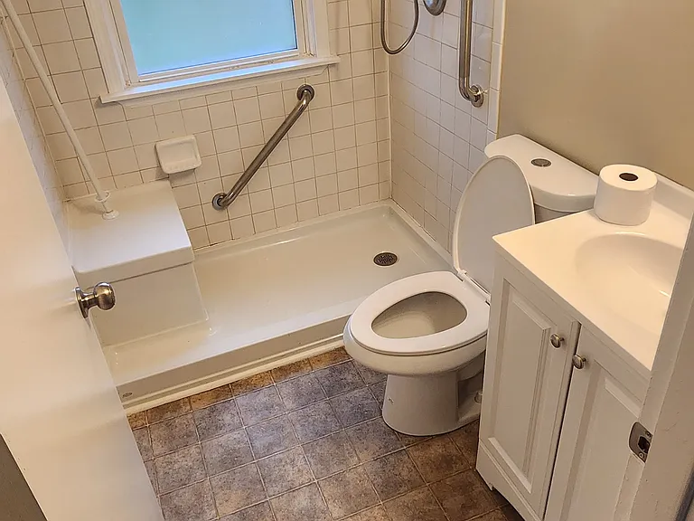 469 Locust Ave — Photo 12
