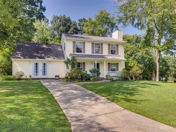 6421 Whitewater Dr, Charlotte, NC 28214