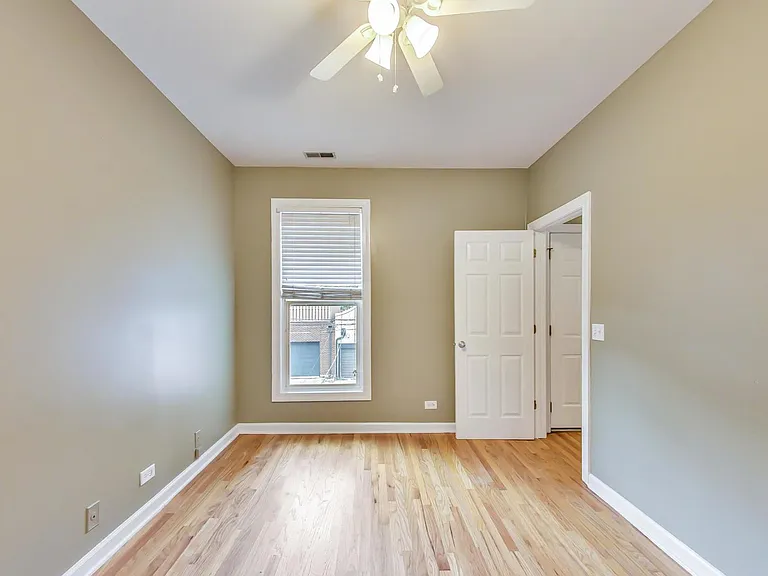 2330 N Greenview Ave #2R — Photo 13