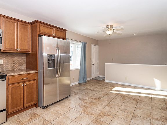 4th image of 104 E Oneil Dr