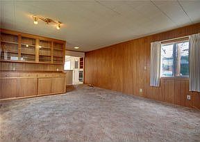 5th image of 801 S Whidbey Ave