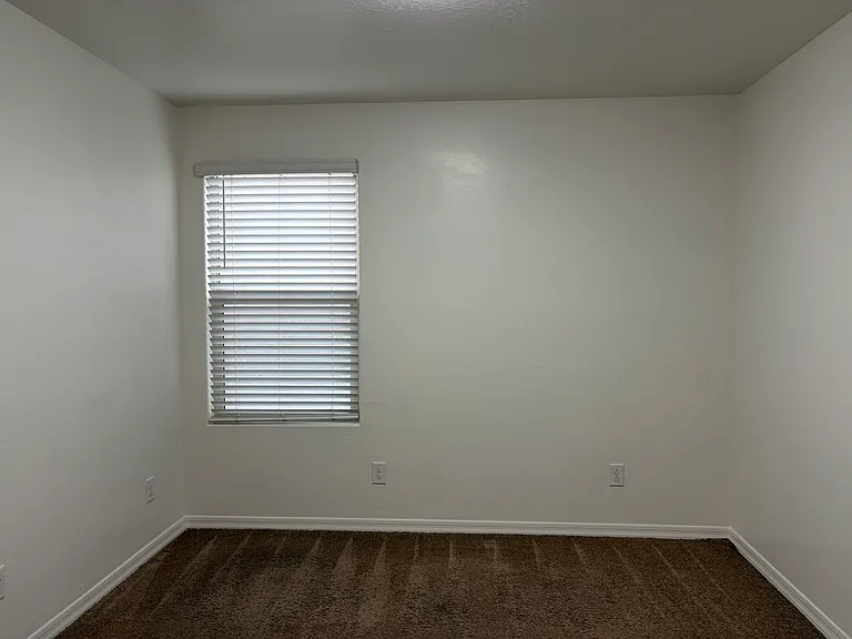 9011 W Jefferson St — Photo 10