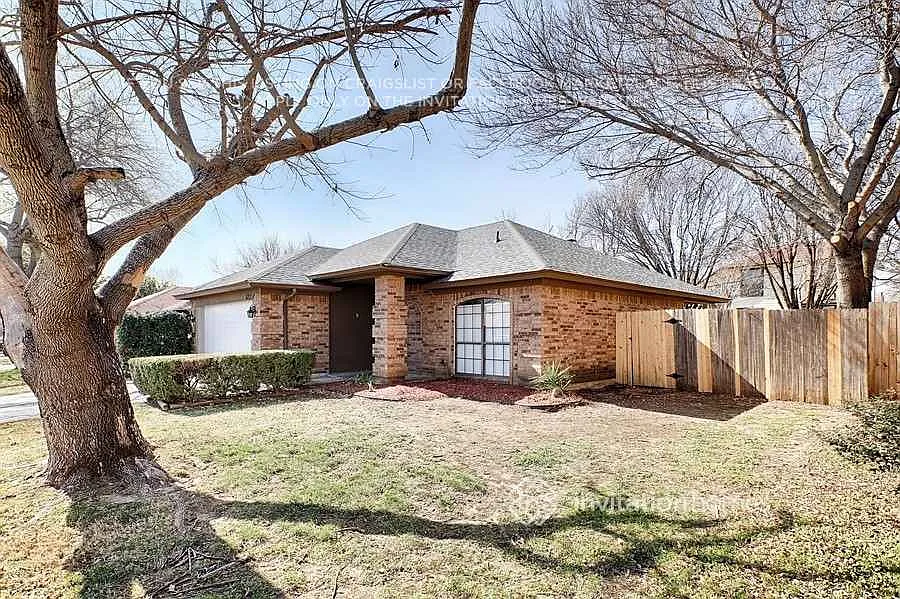 6212 Berlinetta Dr Arlington, TX 76001 — Photo 2