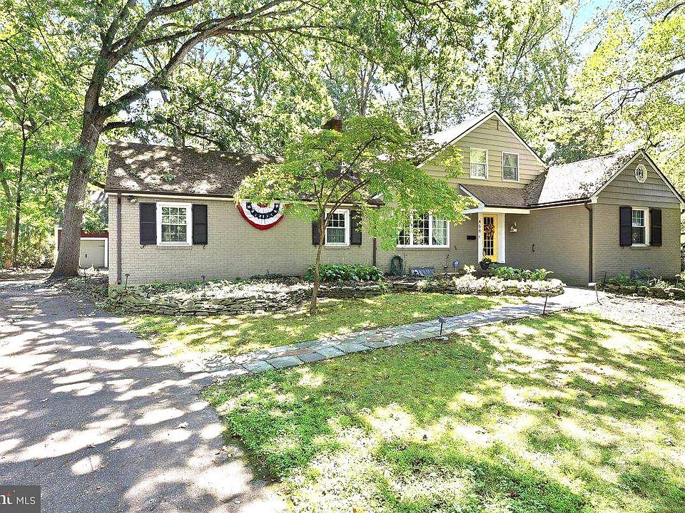 1st image of 458 Elm Ave