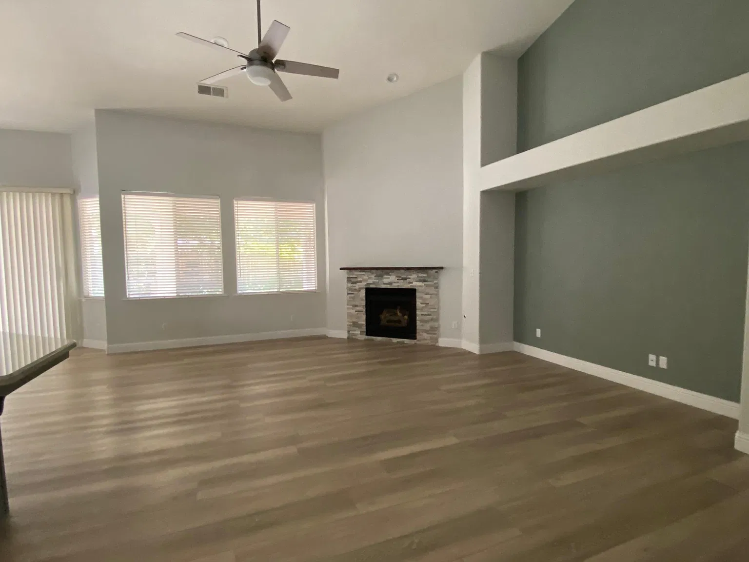 3 bed, 2269 sqft, $2,700 — Photo 2