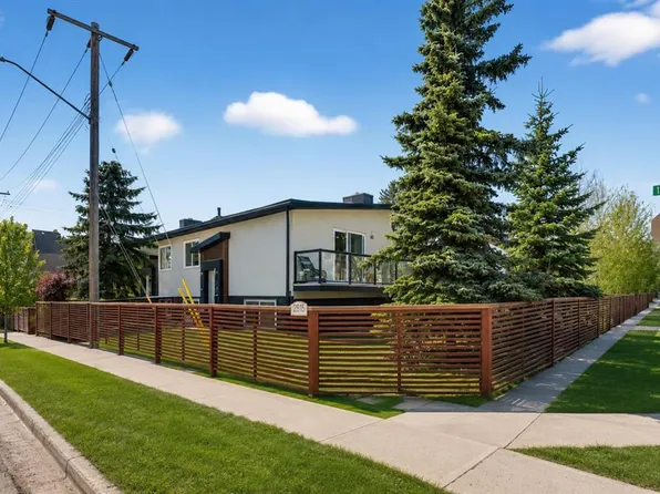 2815 S 17th St SW #3, Calgary, AB T2T 6T5
