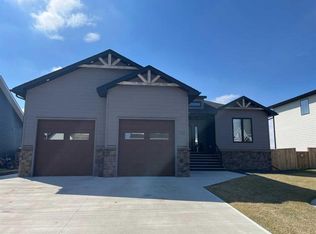 340 N Church Ave, Raymond, AB T0K 2S0
