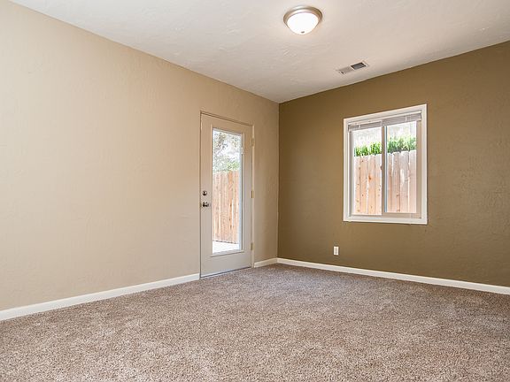 5th image of 309 Manzano St NE