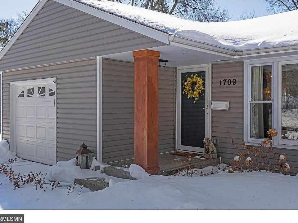 1st image of 1709 W 72nd St