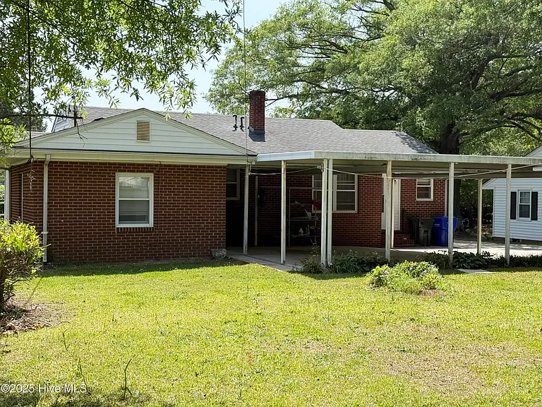 2703 Jackson Dr — Photo 8