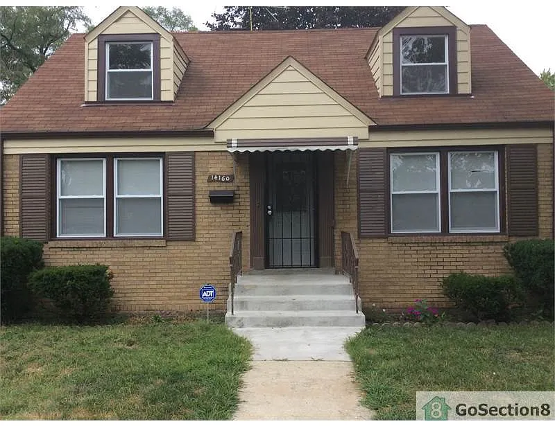 14160 Calumet Ave photo 1