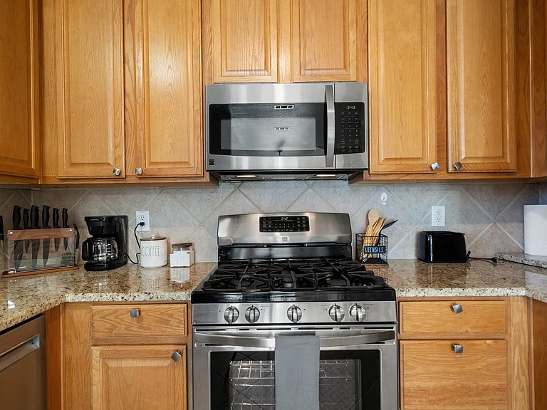 107 Loda Ct — Photo 24
