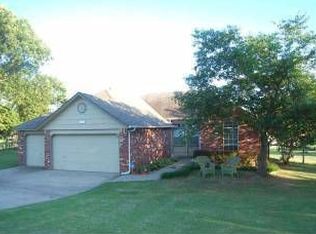 11080 Mockingbird Ln, Claremore, OK 74017