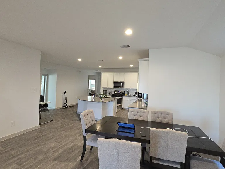 6930 Escobedo Ln — Photo 9