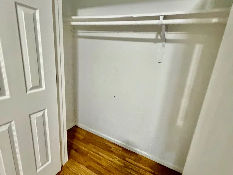 115 Stonelea Pl — Photo 3