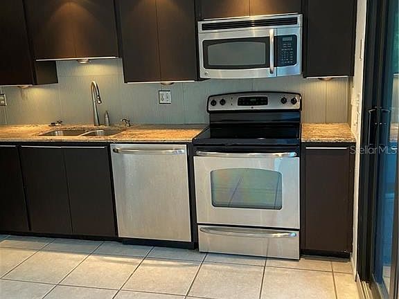 4th image of 131 Garfield Dr APT 2B