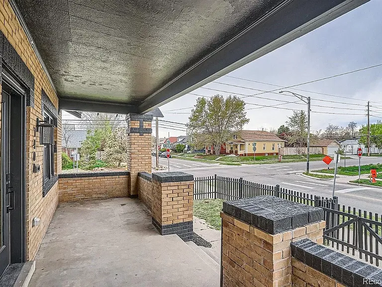 1400 Perry St — Photo 14